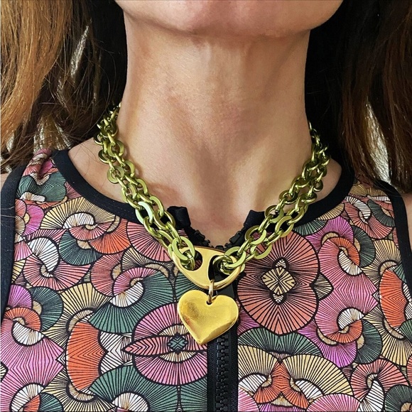 Gold heart Y2k chain necklace , 2000s nostalgia, chunky trendy necklace - Picture 1 of 9